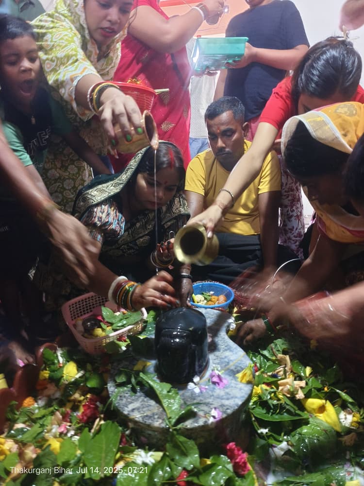 सावन की अंतिम सोमवारी पर हरगौरी मंदिर में उमड़े भक्त