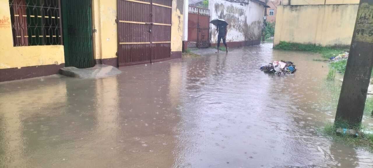 बारिश से नगर पर्षद क्षेत्र के कई इलाकों में जलजमाव, लोग परेशान