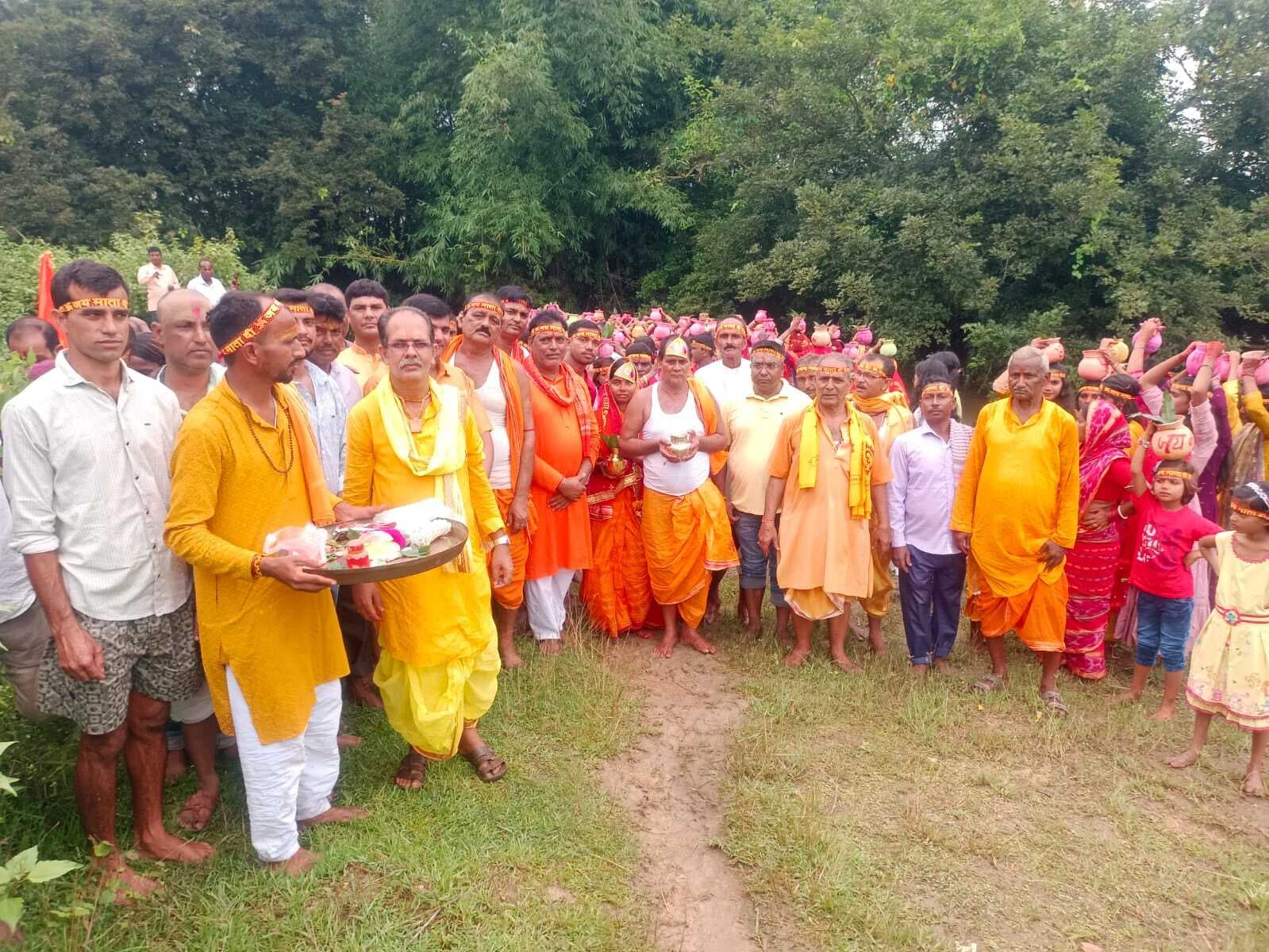 सारठ : दुर्गा मंदिर में प्राण-प्रतिष्ठा को लेकर निकाली कलश यात्रा
