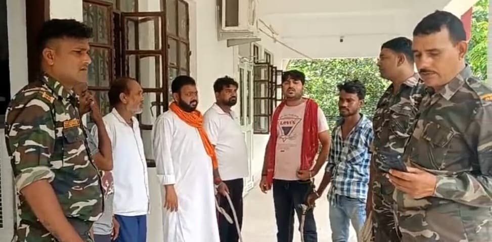 Bokaro News : जुआ अड्डे पर छापेमारी में पांच गिरफ्तार, भेजा गया जेल