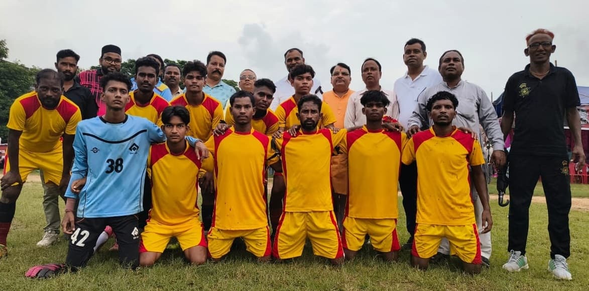 Bokaro News : भर्रा इलेवन व राइजिंग यूनाइटेड धनबाद क्वार्टर फाइनल में