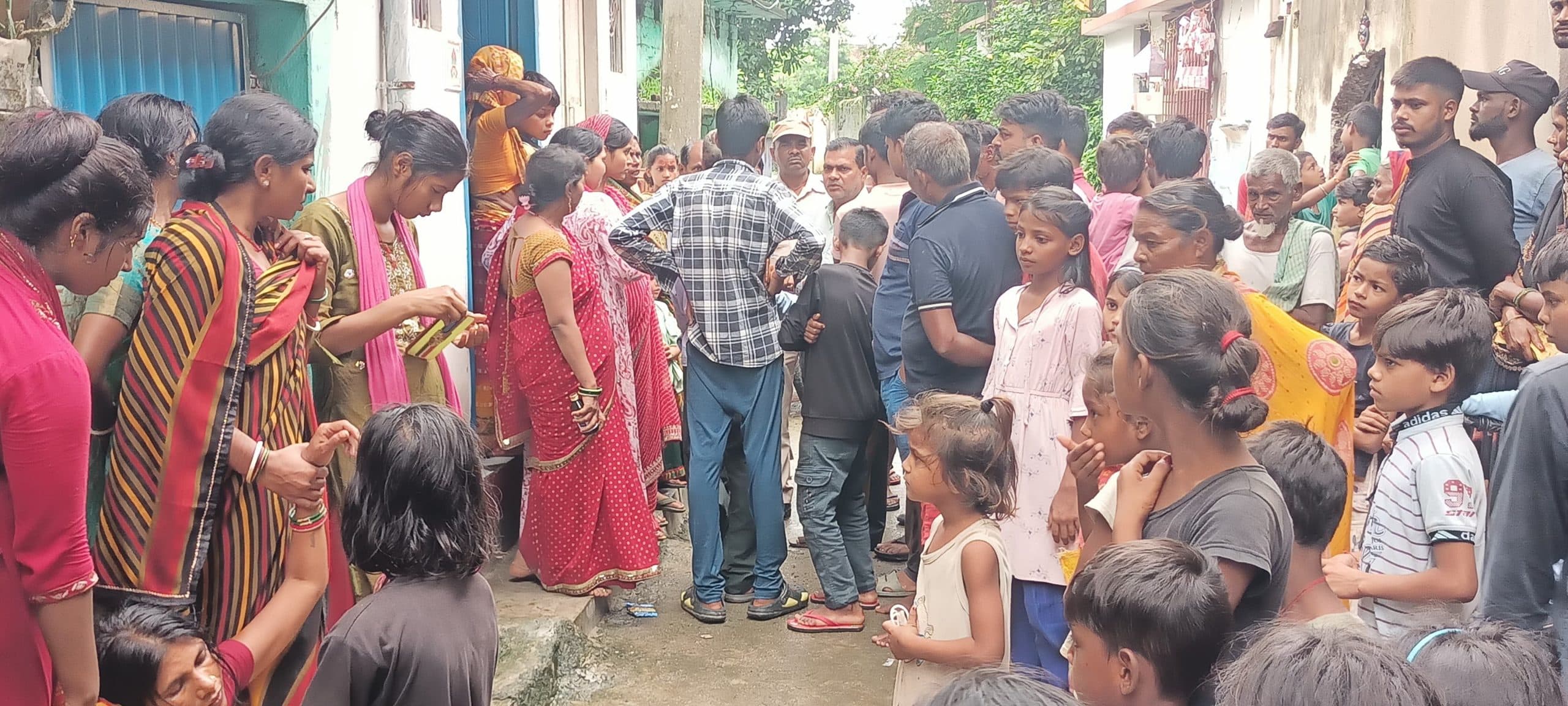 फंदे से लटकता मिला नवविवाहिता का शव, परिजनों ने लगाया हत्या का आरोप