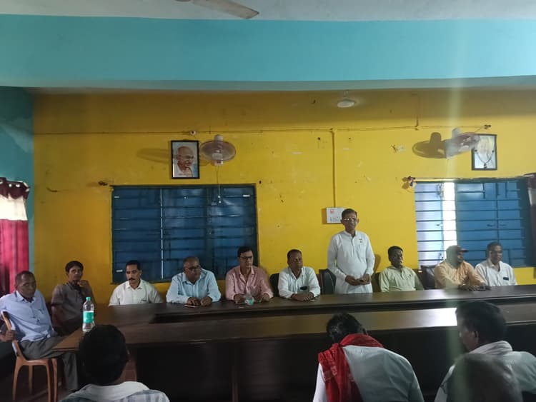 Giridih News: झारखंड आंदोलनकारी संघर्ष मोर्चा ने गुरुजी को दी श्रद्धांजलि