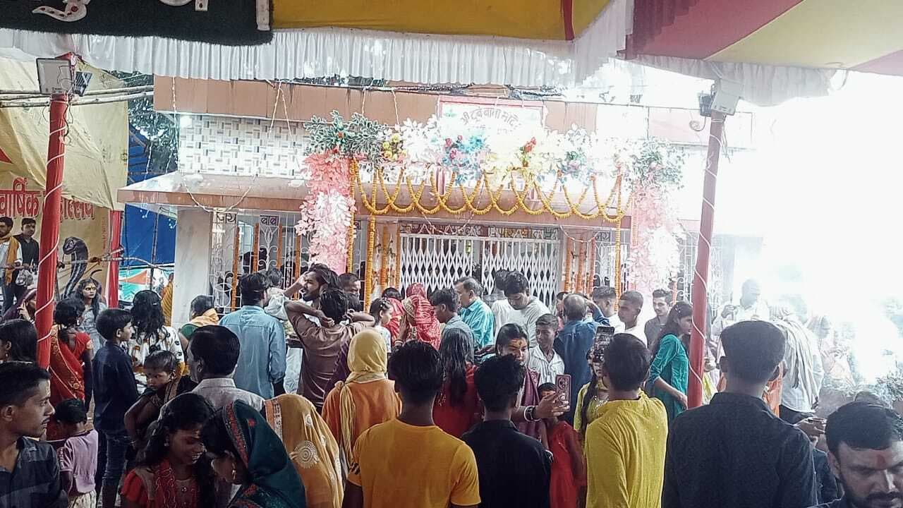 धूमधाम से मनाया गया दुबे बाबा का वार्षिक उत्सव