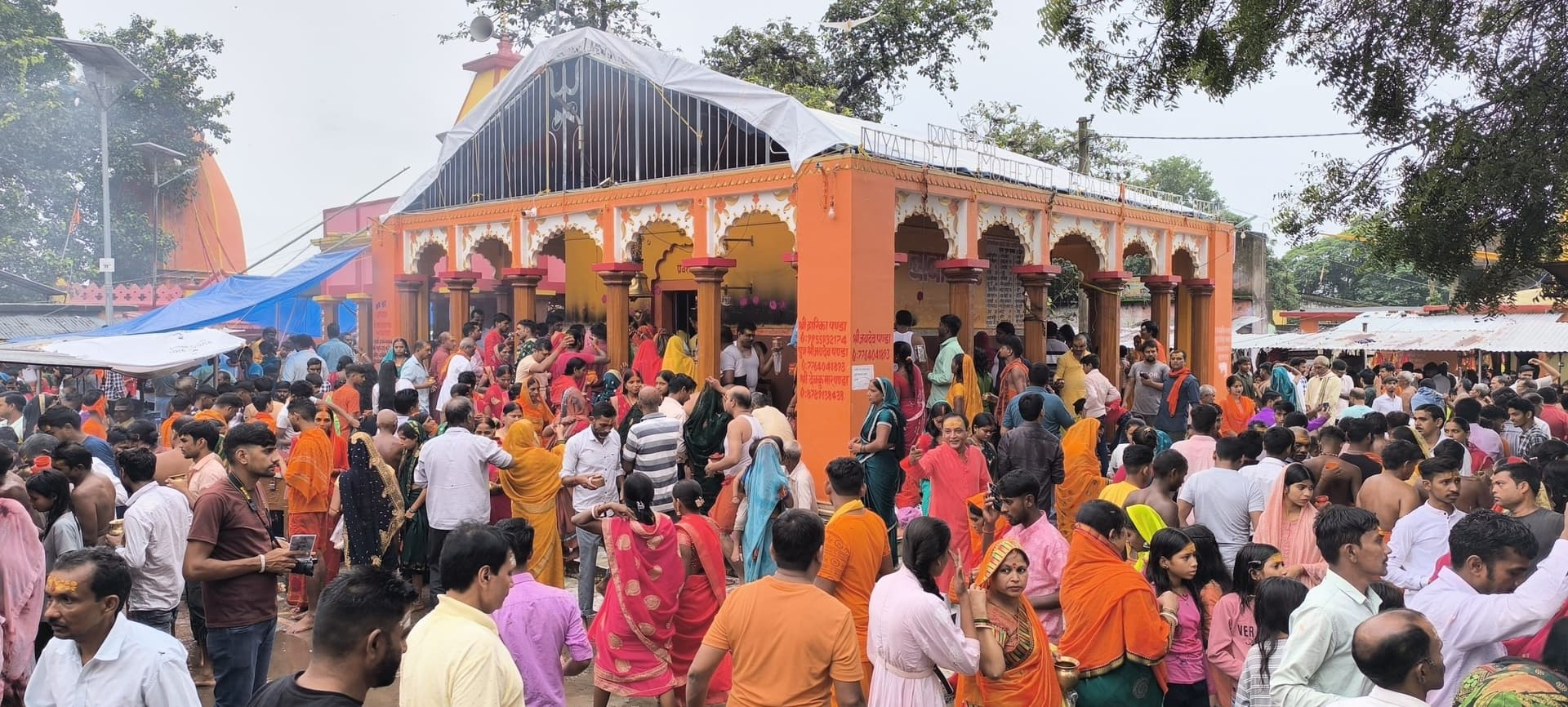 Giridih News: झारखंडधाम मंदिर में उमड़े श्रद्धा का सैलाब