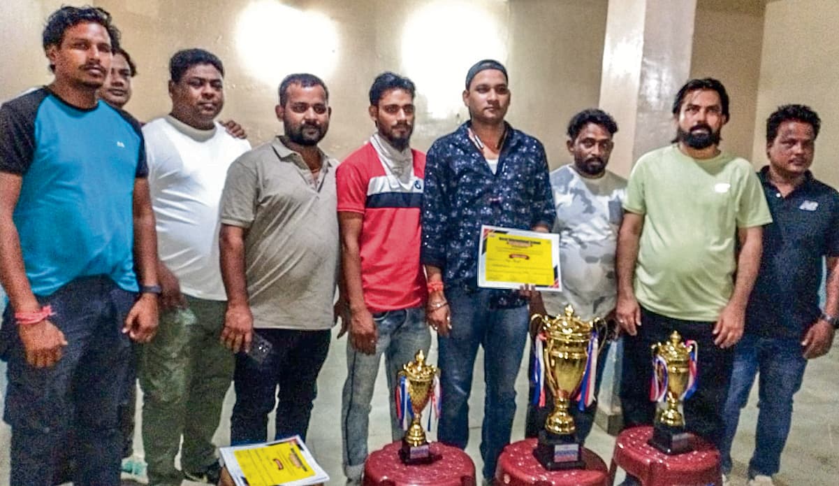 Chaibasa News : जिला कैरम प्रतियोगिता के विजेता बने राजा बाग