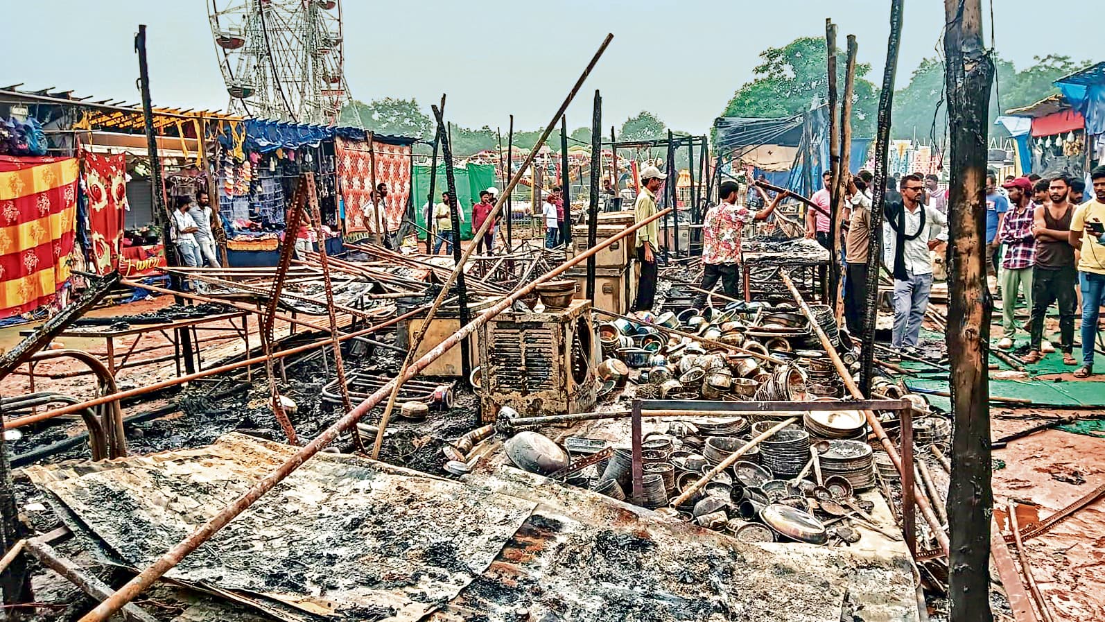 Rourkela News: झीरपानी फुटबॉल मैदान के मीना बाजार में लगी आग, 20 दुकानें राख