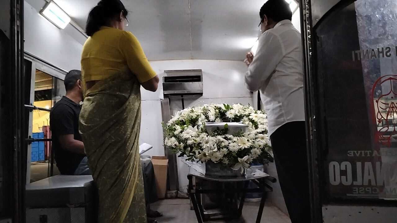 Bhubaneswar News: पुरी अग्निकांड में मारी गयी लड़की का कड़ी सुरक्षा के बीच हुआ अंतिम संस्कार