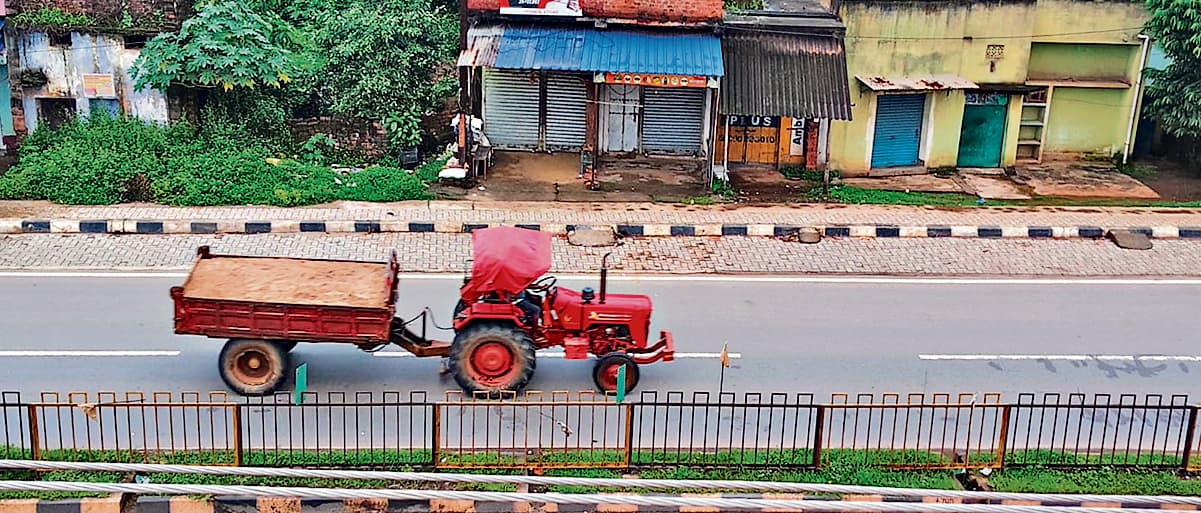 Seraikela Kharsawan News : चांडिल में धड़ल्ले से चल रहा बालू का कारोबार, प्रशासन मौन