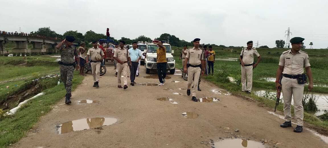 बदुआ नदी में पानी बढ़ने से कच्ची कांवरिया पथ का डायवर्सन कटा