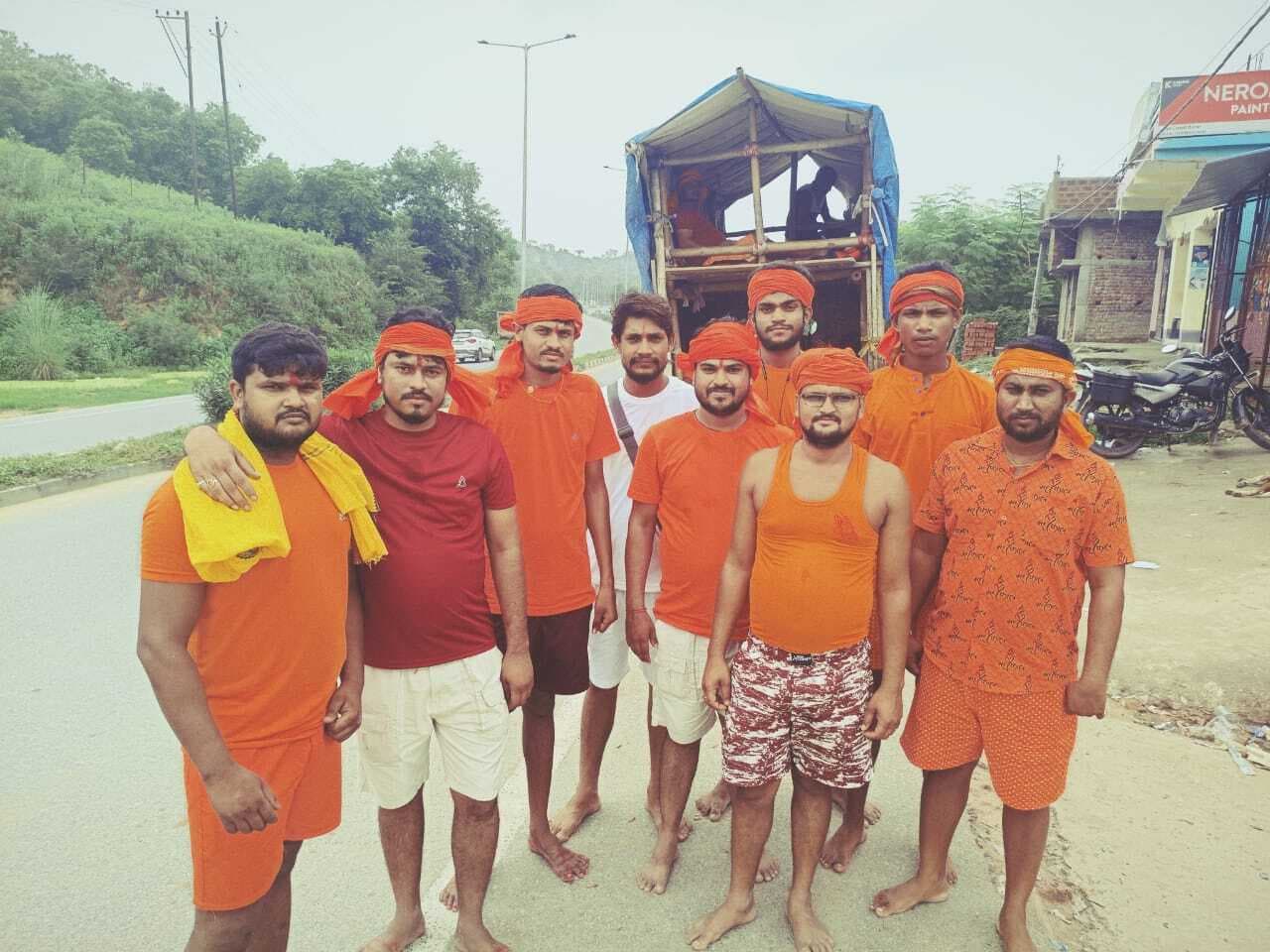 दुर्वे गांव से निकली बोलबम यात्रा