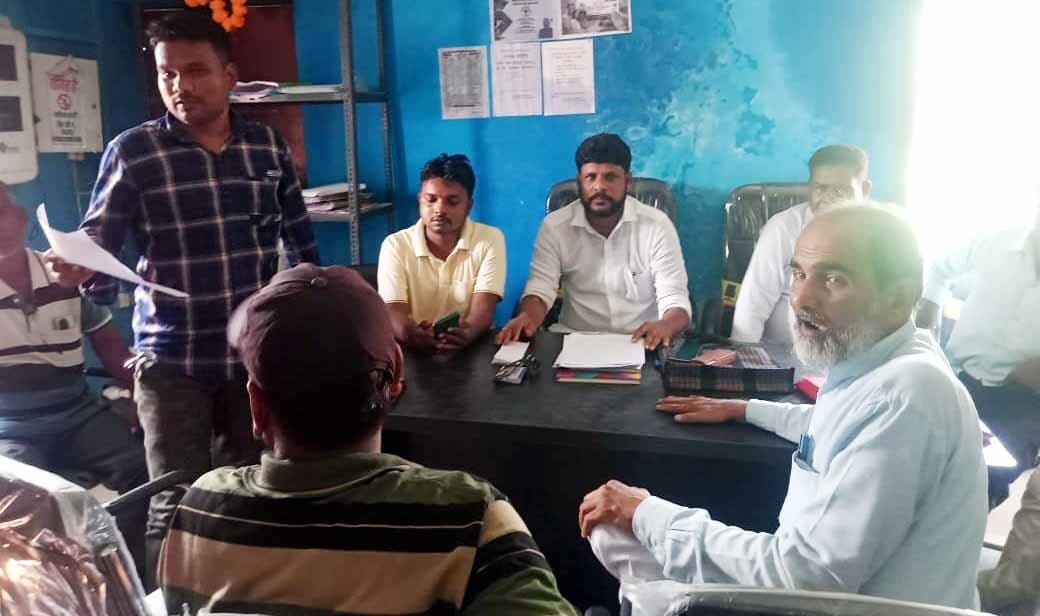 सतकोदरिया ग्राम कचहरी में 10 साल पुराने जमीनी विवाद में हुई सुलह