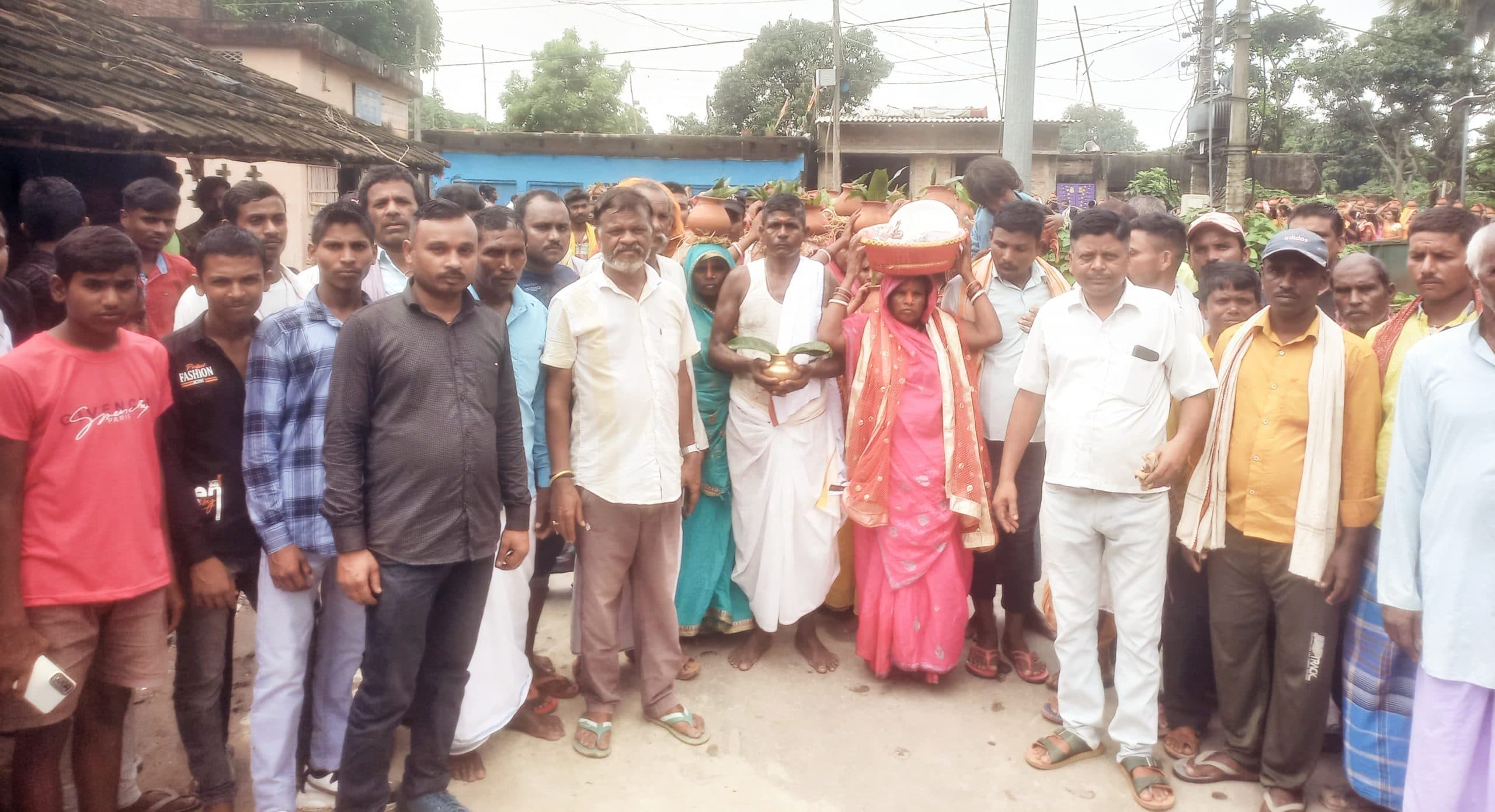 मनिहारी में कलश शोभायात्रा निकाली गयी