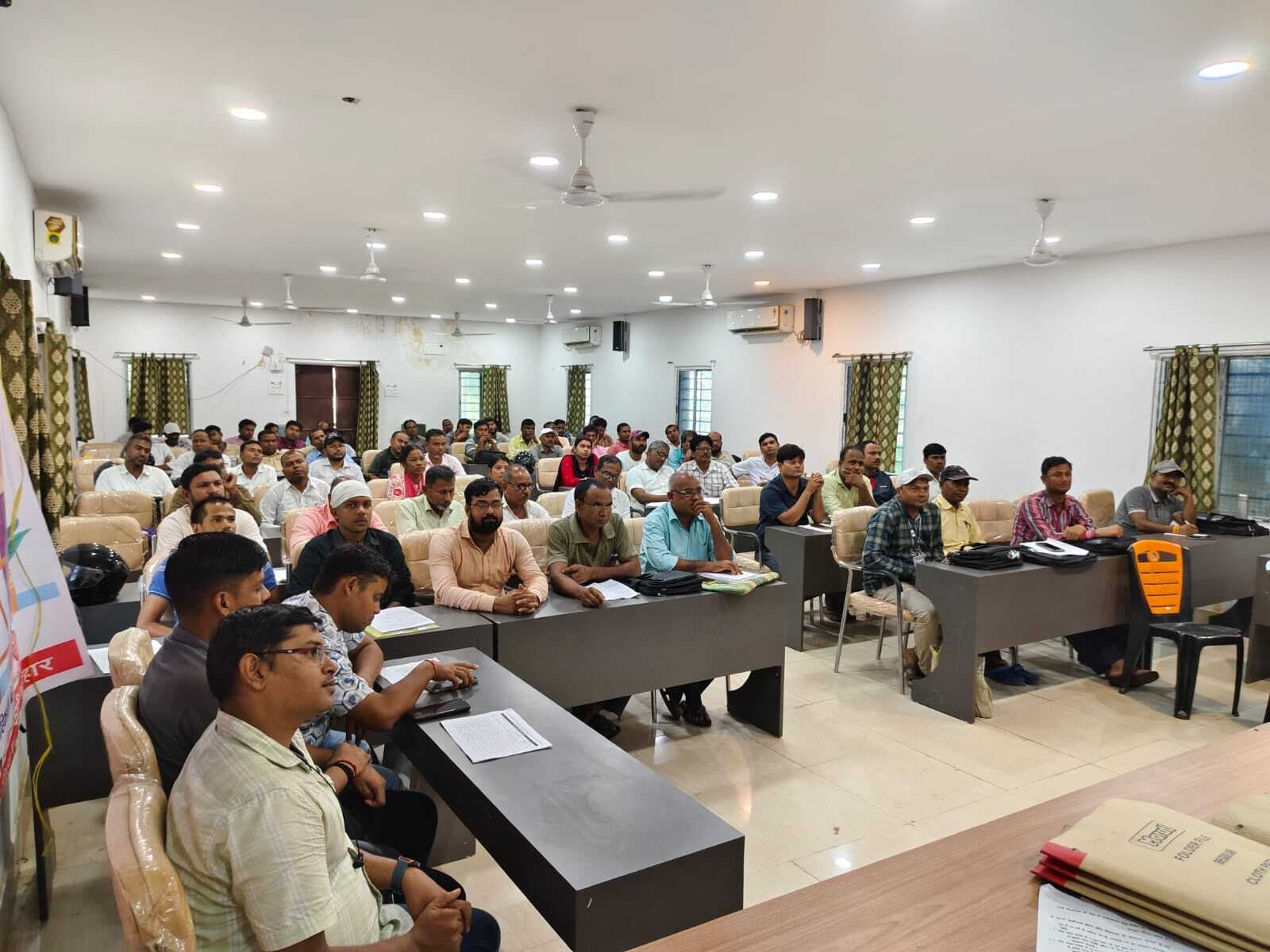 समय पर कार्य पूरा करें सभी बीएलओ