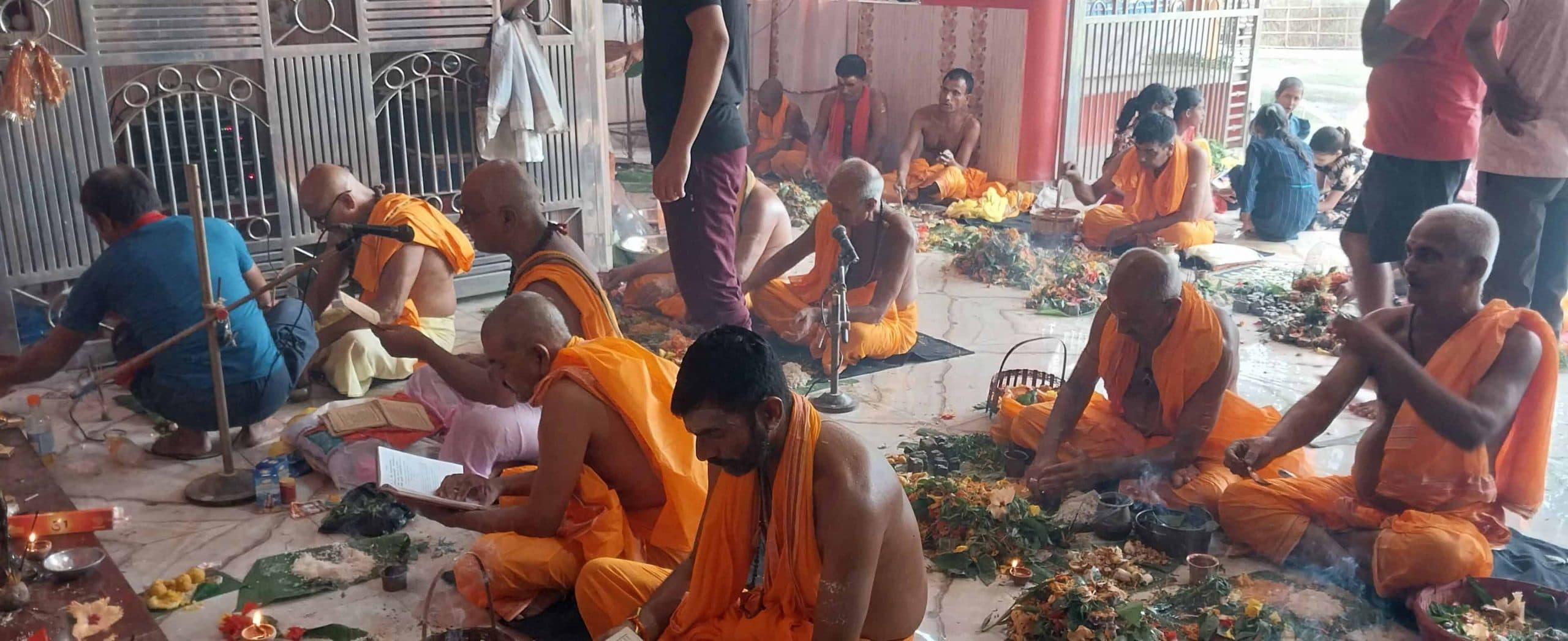 धमदाहा मध्य में पार्थिव महादेव के पूजन से वातावरण भक्तिमय