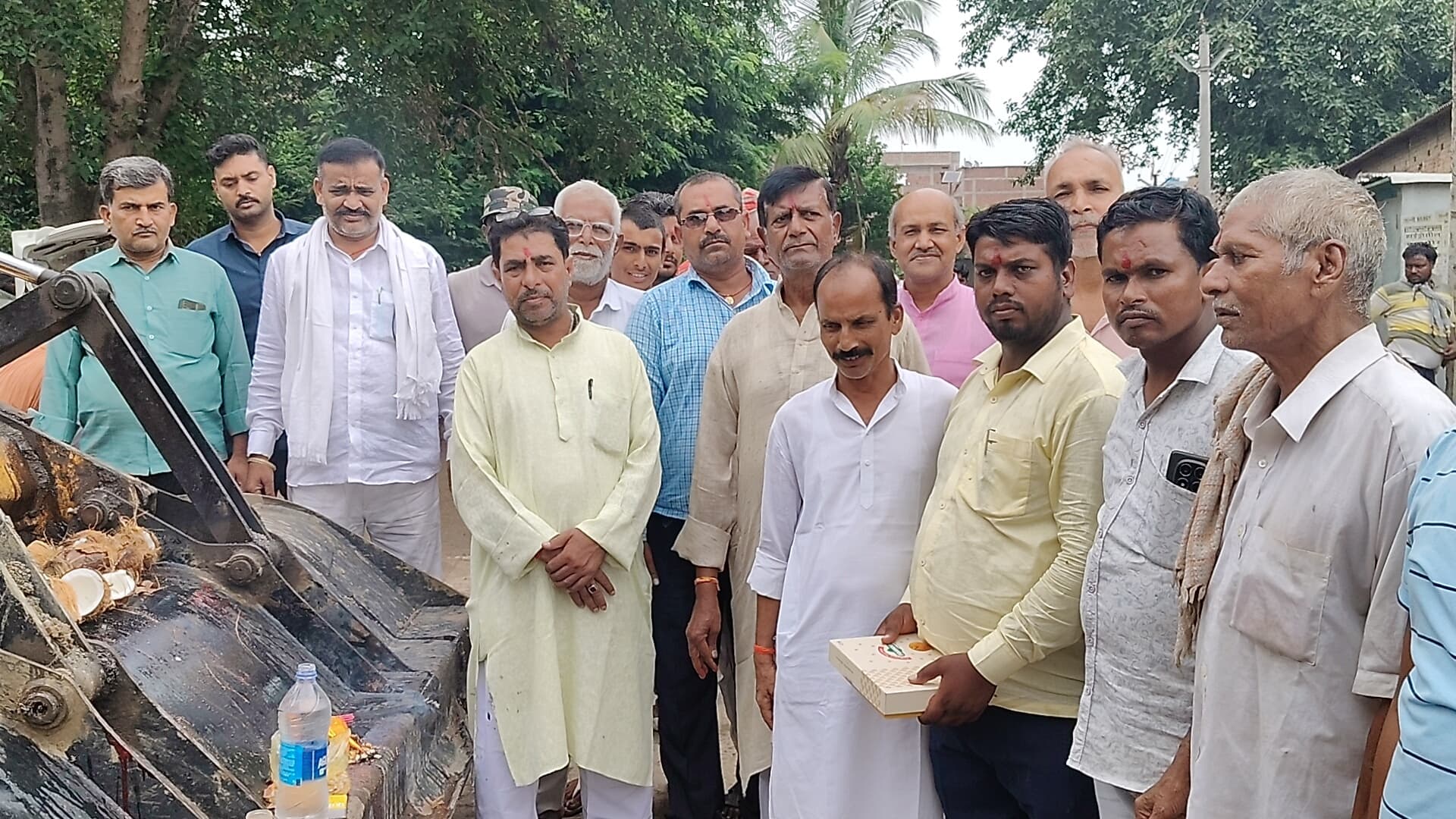 बेलागंज-लक्ष्मीपुर सड़क निर्माण कार्य शुरू