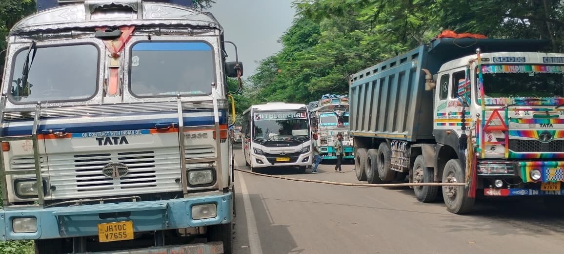 हादसे में मौत के बाद जनाक्रोश, मुआवजे को लेकर मुख्य मार्ग छह घंटे रहा जाम