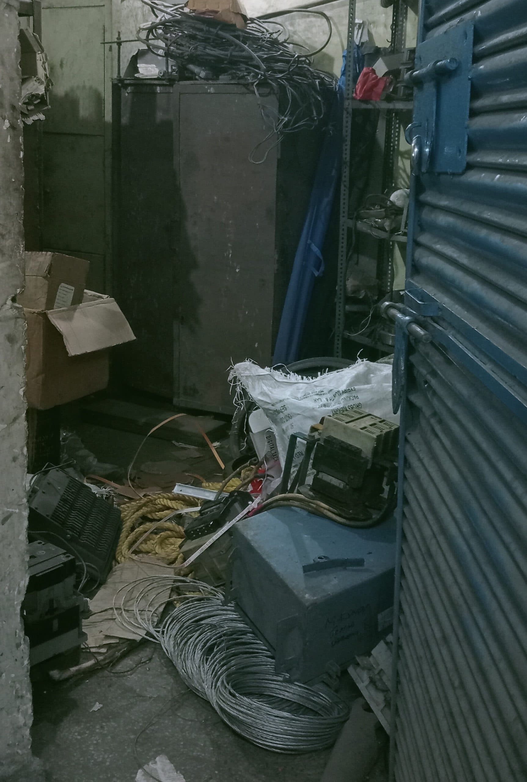 Bokaro News : गोविंदपुर परियोजना से डेढ़ लाख रुपये के सामान की लूट