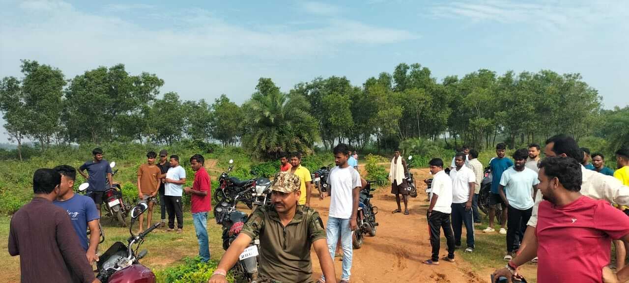 Giridih News: दोस्त को व्हाट्सऐप मैसेज कर कहा : इस दुनिया में नहीं रहना चाहता, फिर जन्म लेकर आऊंगा