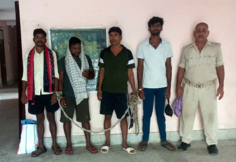 94 लीटर शराब के साथ चार तस्कर गिरफ्तार