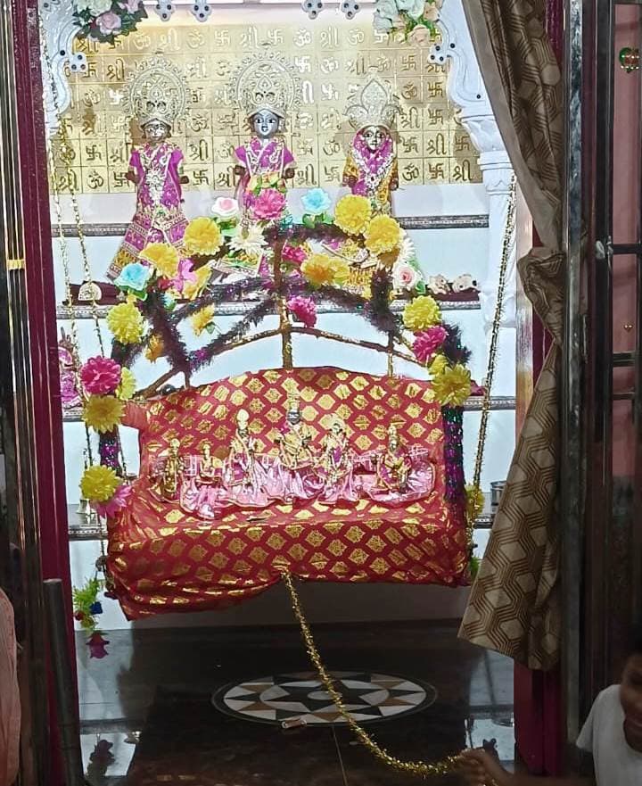 Bhagalpur news राधाकृष्ण ठाकुरबाड़ी में झूलनोत्सव का हुआ आगाज