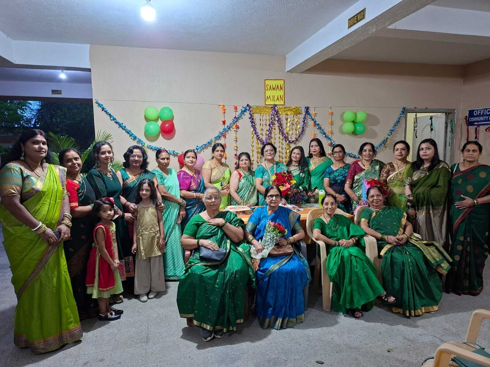 Ranchi News : वसुंधरा अपार्टमेंट हेसाग में सावन मिलन समारोह