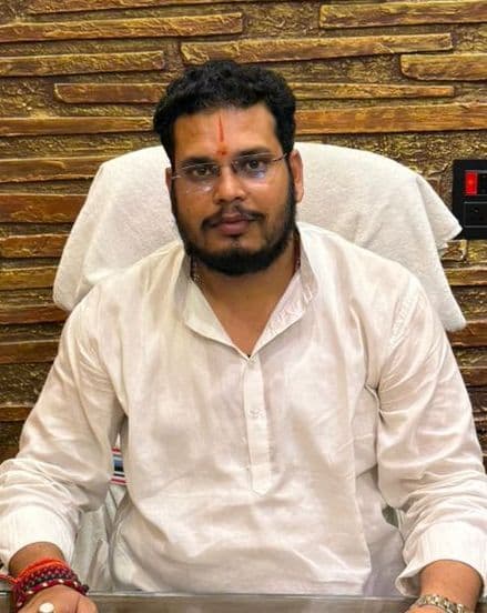 नौ अगस्त को बहनें बांधेंगी भाइयों की कलाई पर राखी, बाजार में रौनक