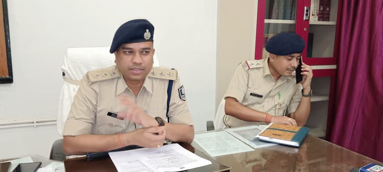 किशोरियों से देह व्यापार कराने के आरोप में चार महिला समेत पांच गिरफ्तार