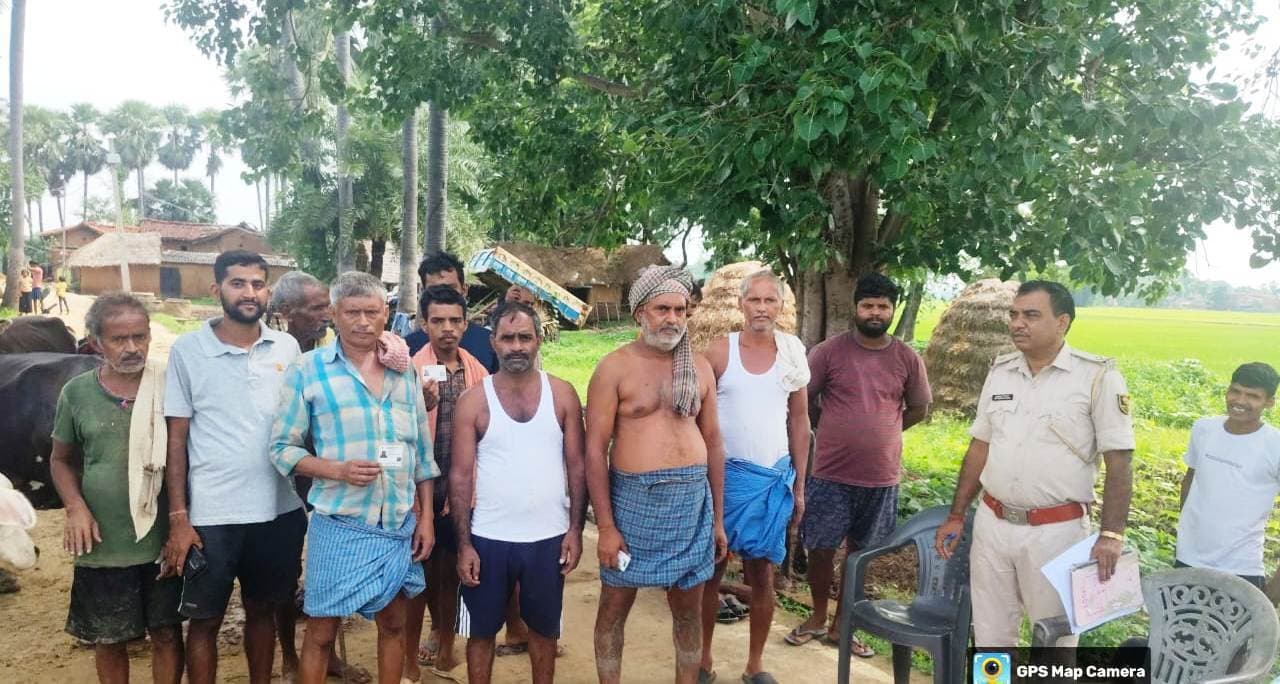 लीड.... कालाबाजारी के संदेह में पकड़ा गया खाद किसानों का