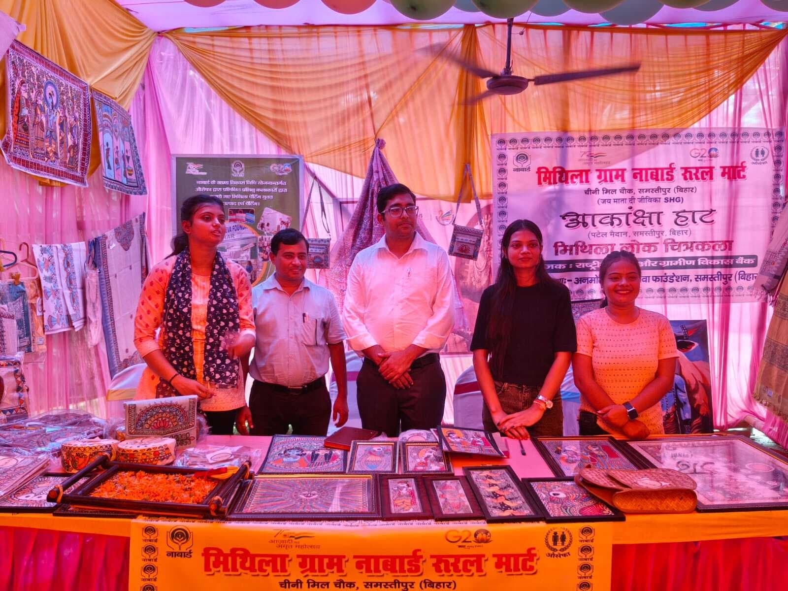 Samastipur News:लोगों को भा रही रुरल मार्ट की मिथिला पेंटिंग