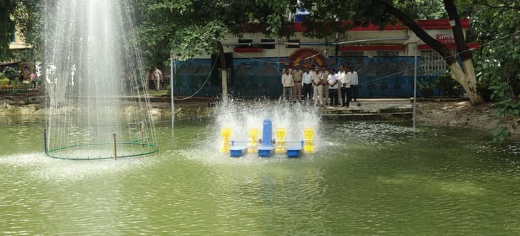 सासाराम मंडलकारा में तालाब में लगा एरेटर