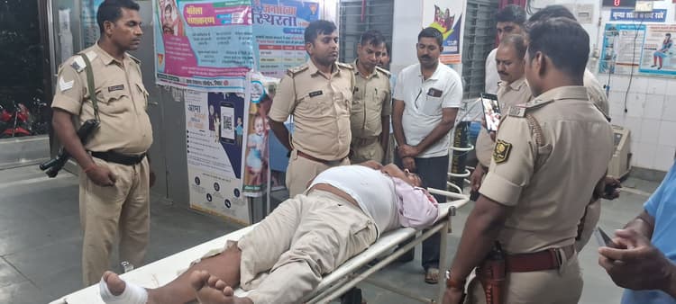विजयीपुर थाने में तैनात चौकीदार रोड एक्सिडेंट में हुए घायल, देवरिया रेफर