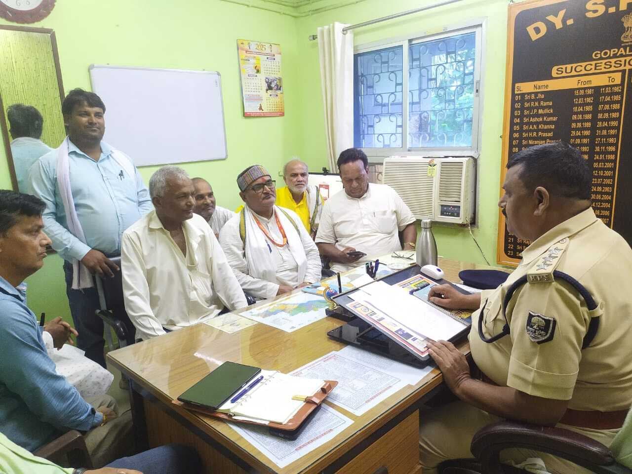 समाज के उत्थान के लिए गलत करने वालों को रोकने की जरूरत : डीएसपी, नया सवेरा कार्यक्रम के लिए  डीएसपी ने बैठक कर लिया अहम फैसला