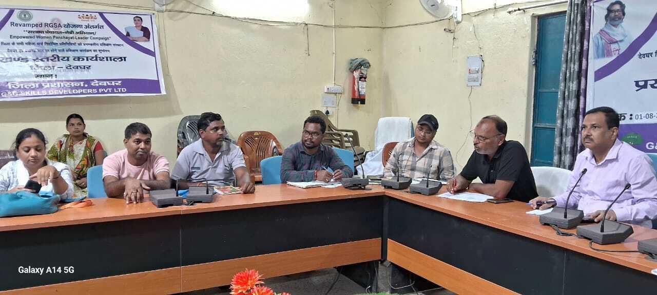 पीएम व अबुआ आवास के निर्माण में तेजी लायें : बीडीओ