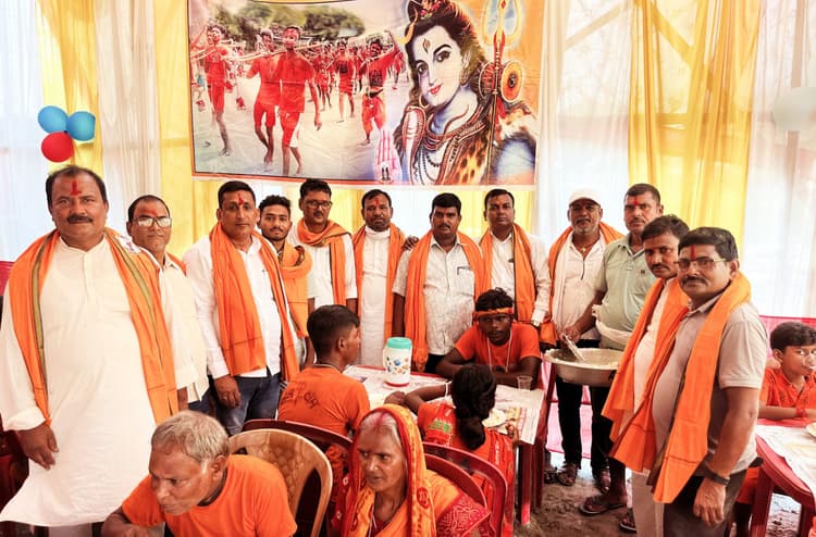 पूर्व एसटी आयोग अध्यक्ष ने कांवरिया भोजन शिविर का किया उद्घाटन