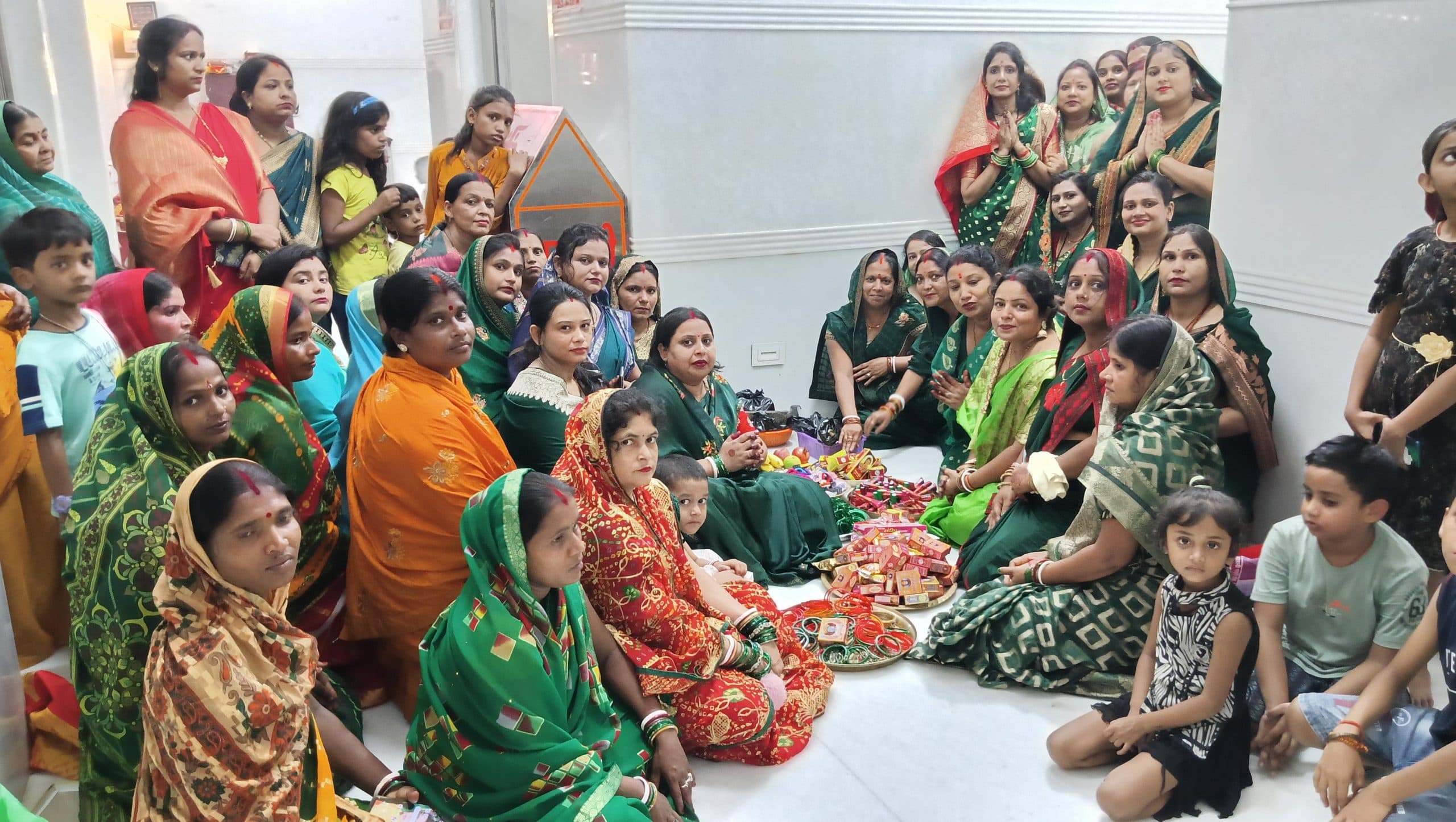 श्रीविष्णु मंदिर में महिलाओं ने धूमधाम से मनाया सावन महोत्सव