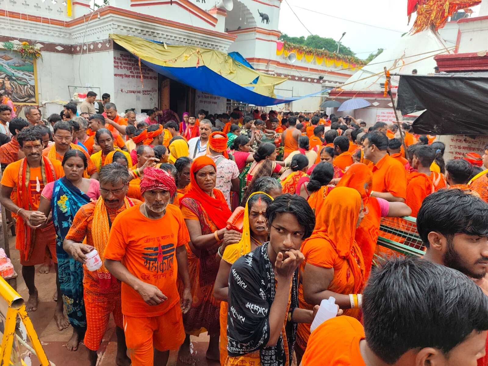 श्रावणी मेला के 26वें दिन 1.37 लाख कांवरियों ने जलार्पण कर स्पर्श पूजा की