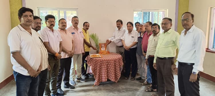 खूंटी क्लब में दी गयी दिशोम गुरु को श्रद्धांजलि