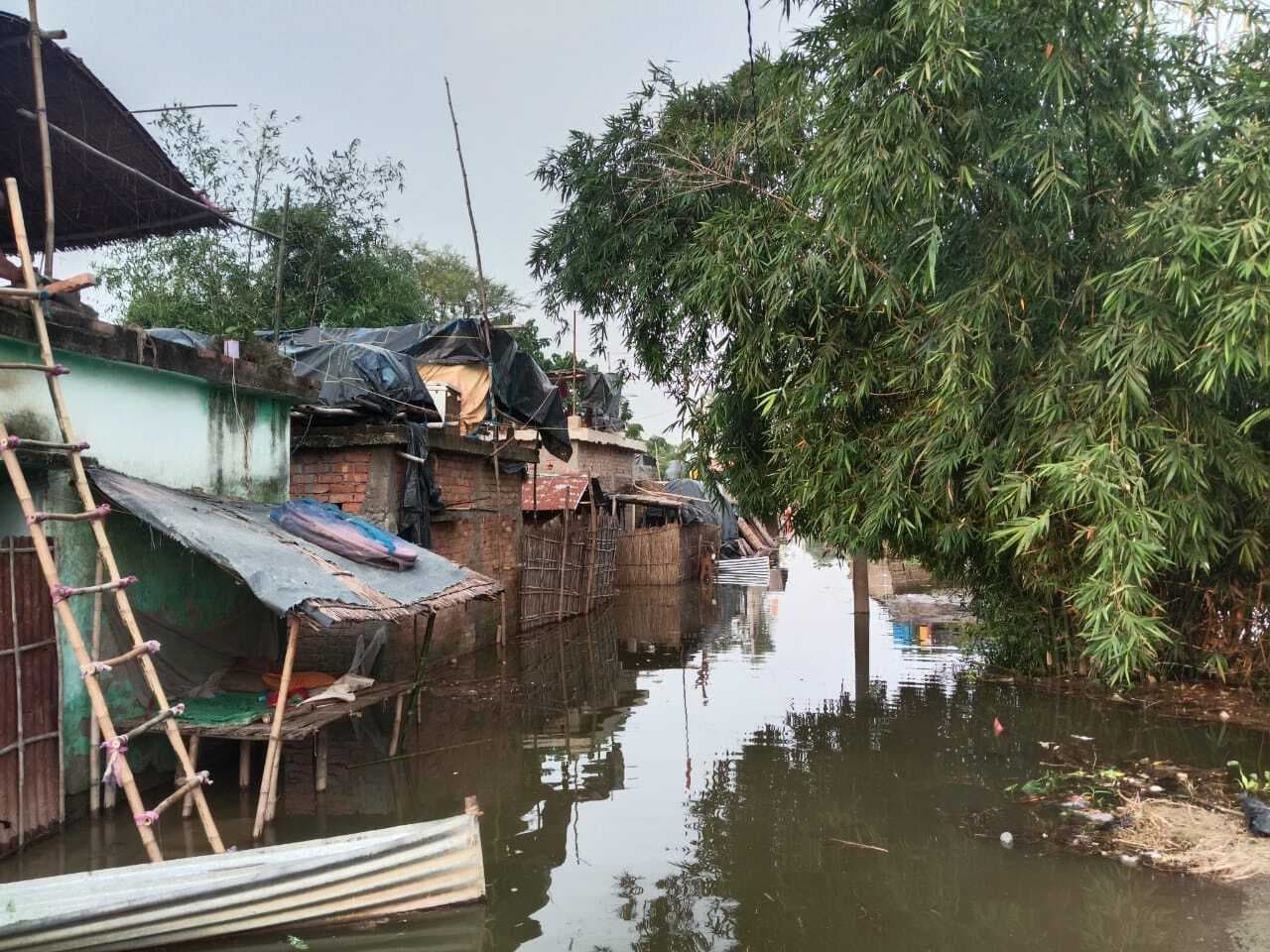 गदाई दियारा पंचायत के 14 टोला में घुसा गंगा नदी का पानी