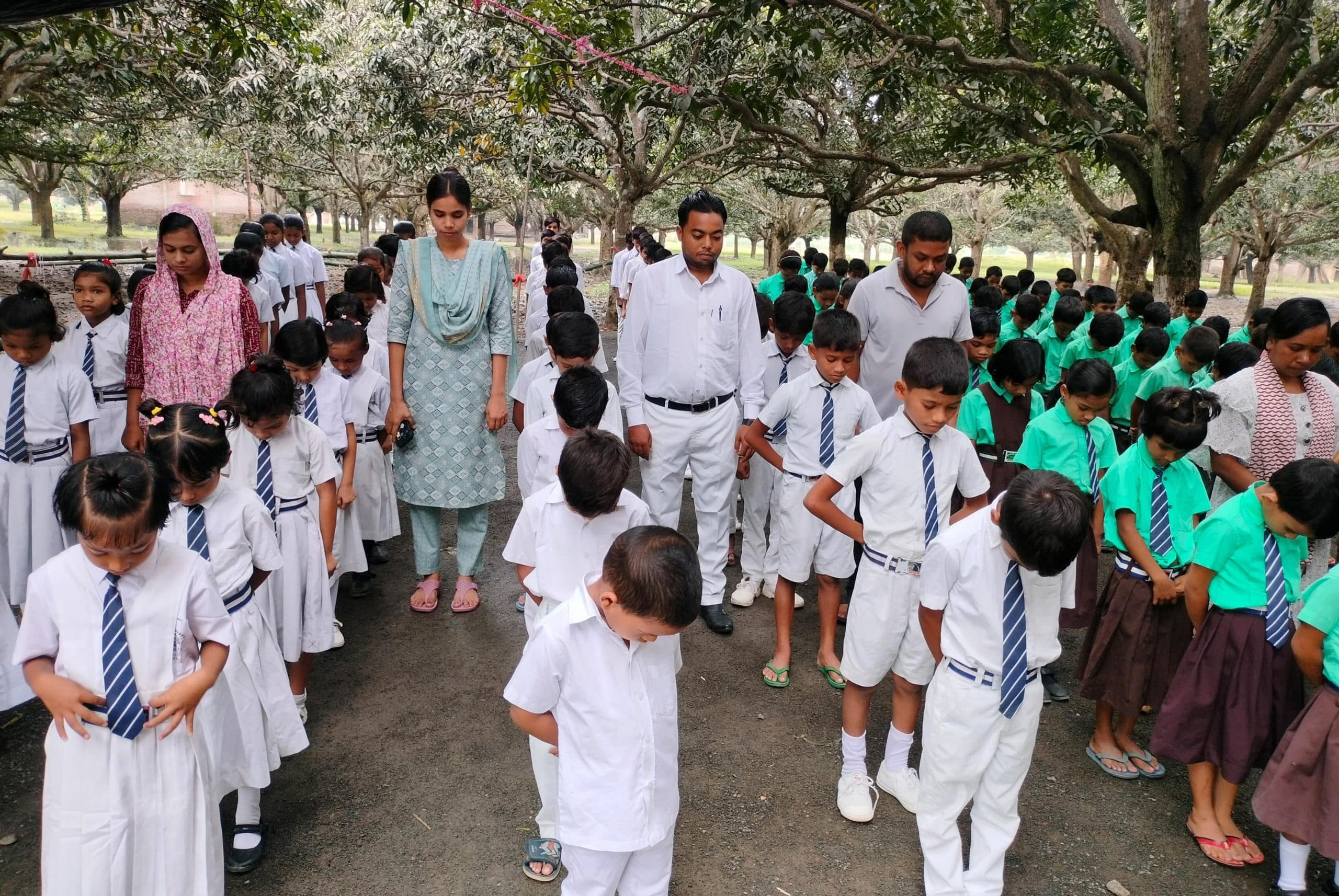 .दिशोम गुरु के निधन पर निजी संस्थान में शोकसभा आयोजित