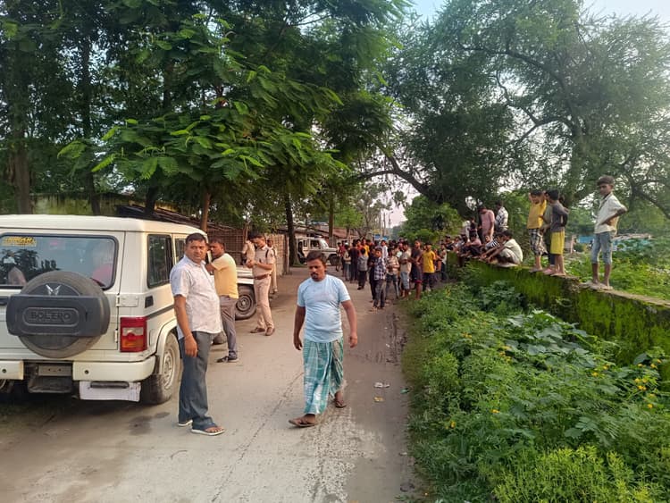 खगड़ा रेड लाइट एरिया से पांच युवती व दो युवक गिरफ्तार