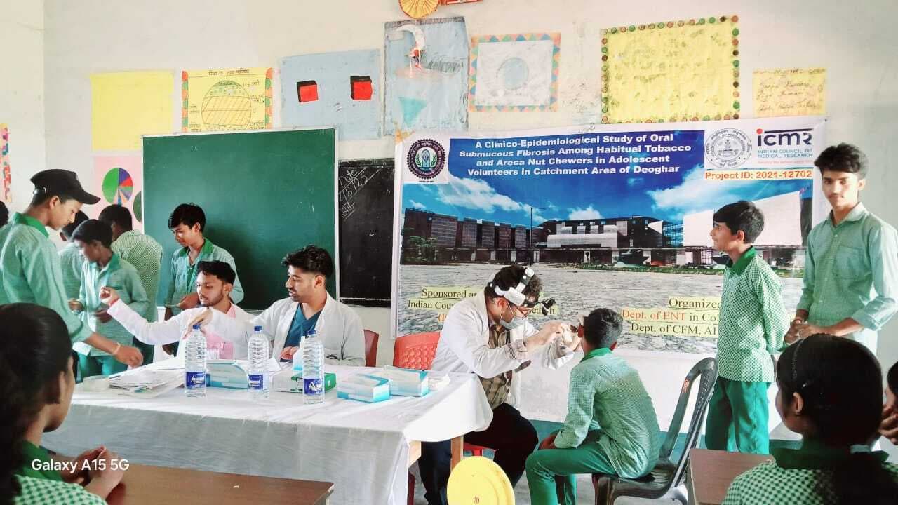 एम्स के डॉक्टरों ने की 120 स्कूली बच्चों के स्वास्थ्य की जांच