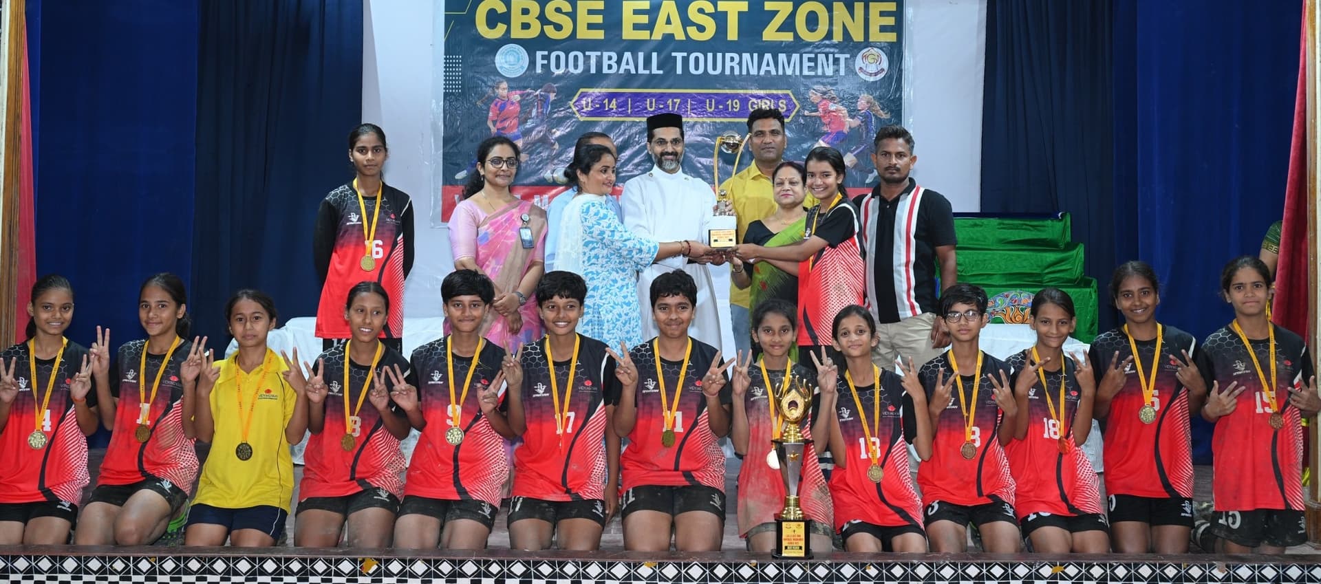 Bokaro News : विद्या ज्ञान स्कूल सीतापुर व आर्मी पब्लिक स्कूल लखनऊ की टीम बनीं चैंपियन