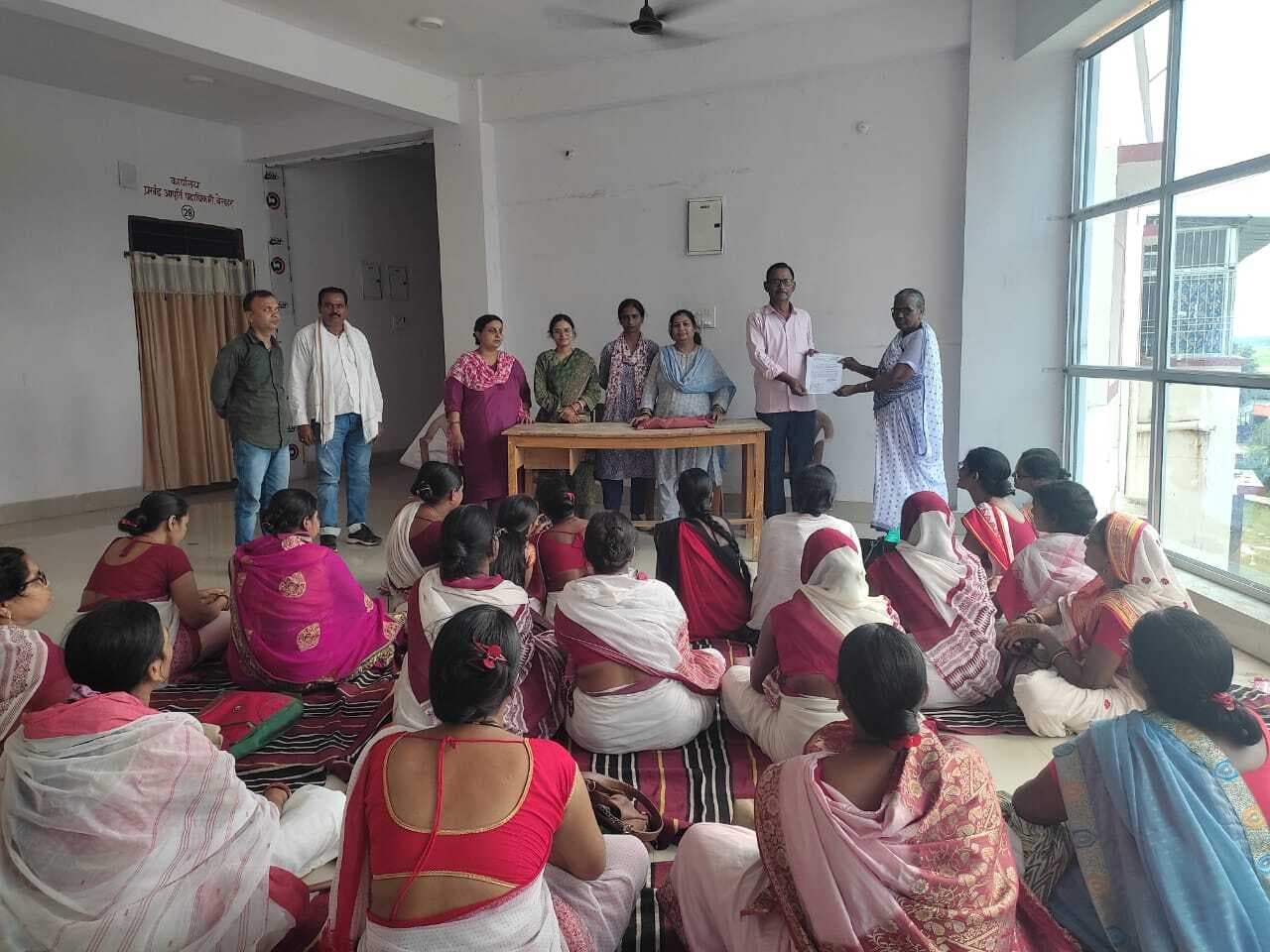 अपनी मांगों को लेकर धरना प्रदर्शन करने के संबंध में सेविका ने की बैठक