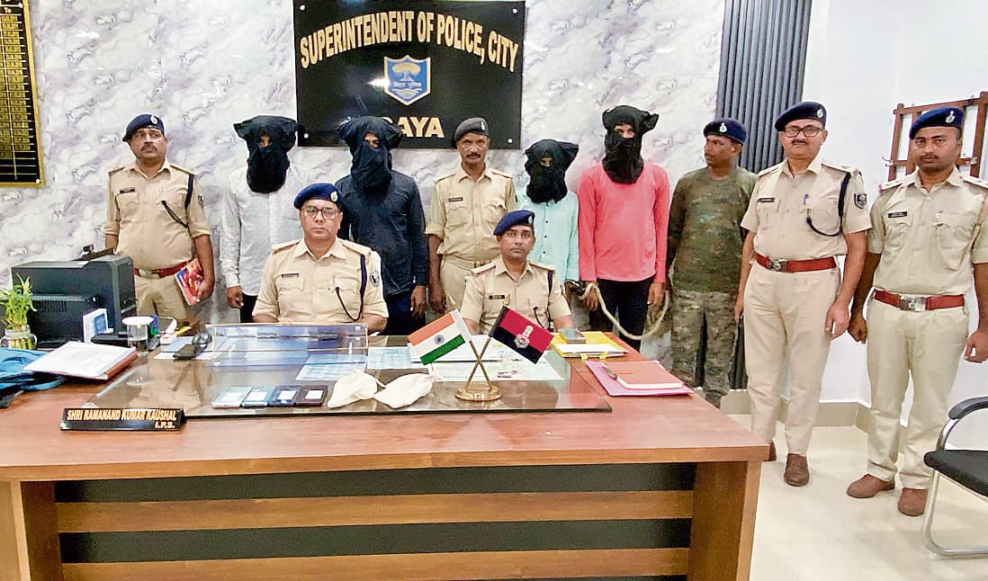 Gaya News : फल्गु नदी के किनारे लूट की योजना बनाते चार अपराधी धराये