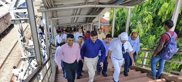 यात्रियों की सुविधा, सुरक्षा व संतोषजनक अनुभव ही रेलवे की प्राथमिकता: डीआरएम