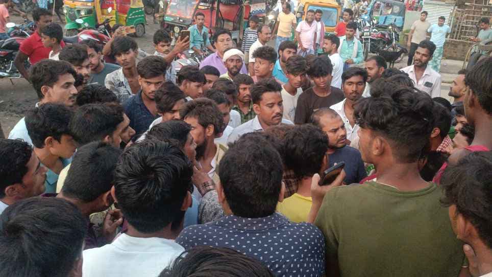 हनवारा में स्कॉर्पियो की टक्कर से युवक गंभीर रूप से घायल