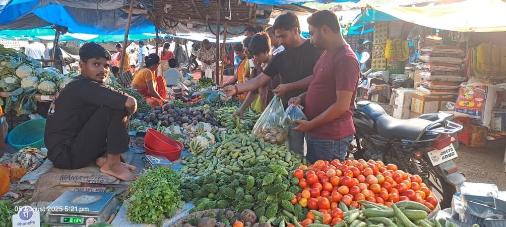 लगातार बारिश से सब्जी उत्पादन को भारी नुकसान, गोड्डा की रसोई पर महंगाई की मार