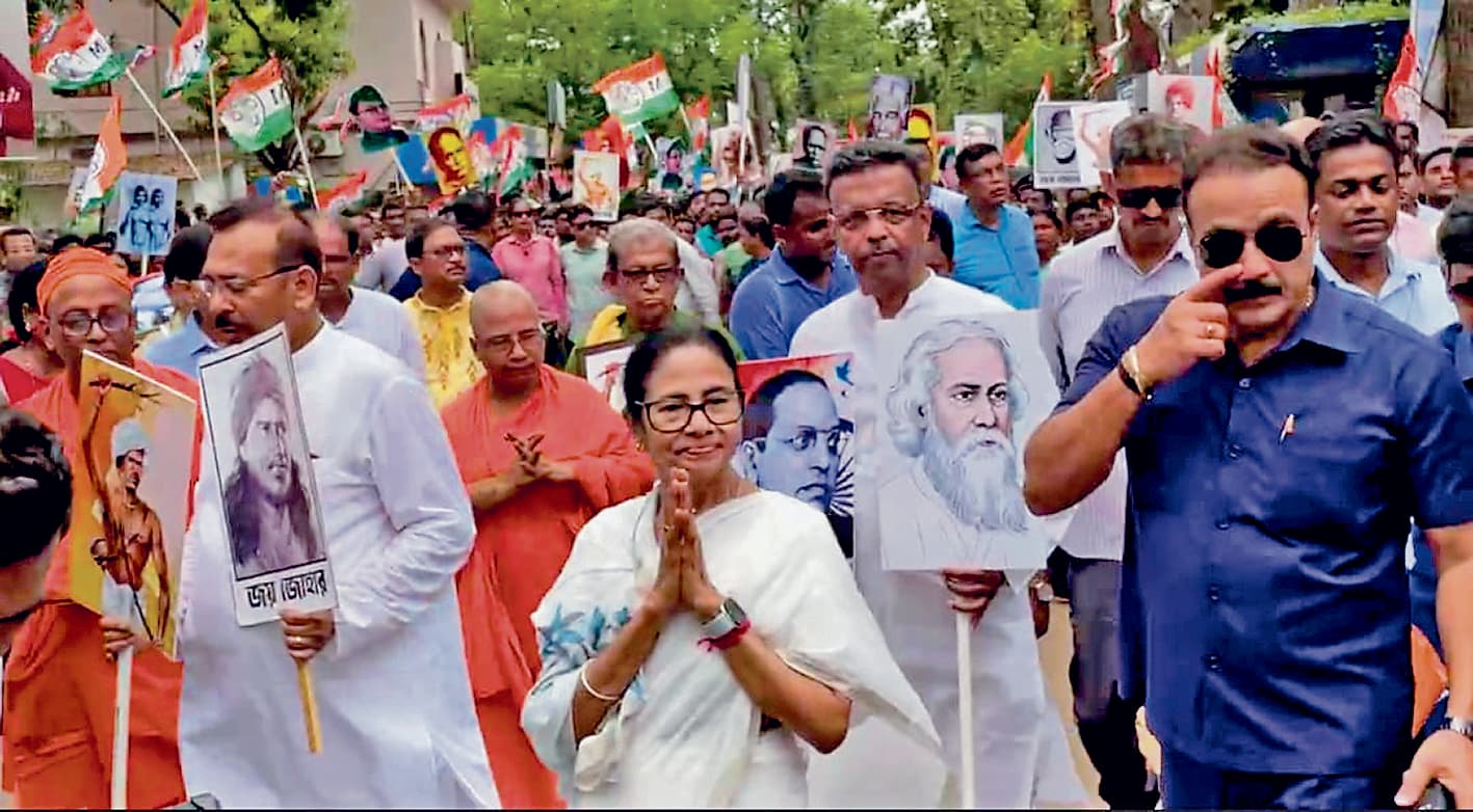 बांग्ला मेरी मां, गिरफ्तार करो या गोली मारो भाषा का अपमान नहीं सहेंगे : ममता बनर्जी