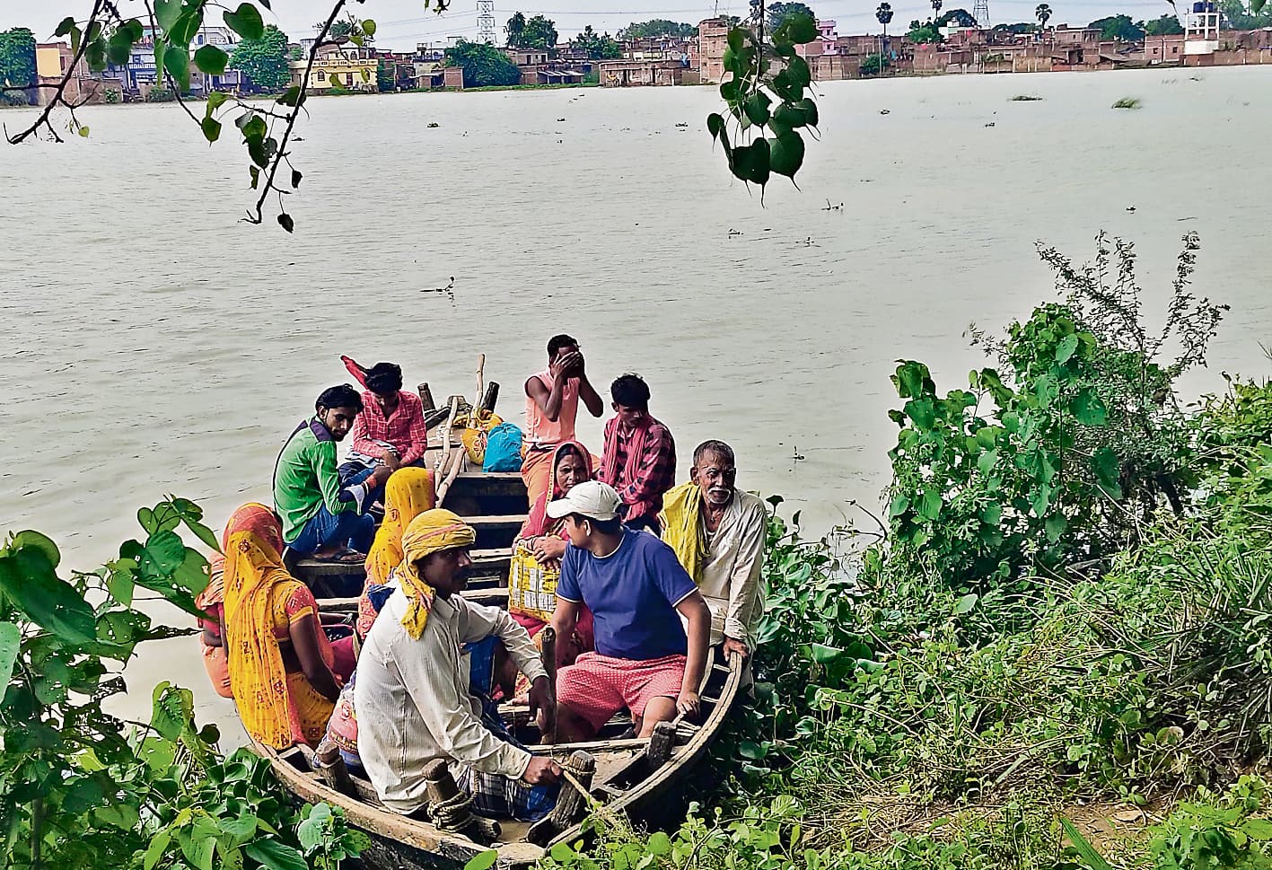 Ara News : ज्ञानपुर टापू में तब्दील, दो हजार से अधिक की आबादी प्रभावित